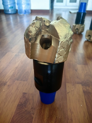 127mm Pdc Rock Drill Bit 4 Blade با 2 3/8 REG بدنه فولاد سخت
