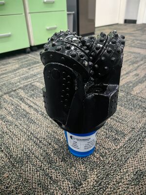 IADC637 6 1/2 اینچ Tricone Rock Bit با ورودی های کاربید وولفستم برای حفاری شکل سخت