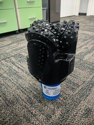 IADC637 6 1/2 اینچ تریکون سنگ تکه های تامین کننده API دندان فولادی TCI تریکون خاکستری کمی آب خوب حفاری کمی